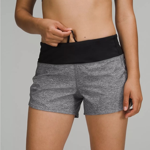 LULULEMON SPEED UP SHORTS SIZE 6 4” INSEAM - Picture 12 of 16